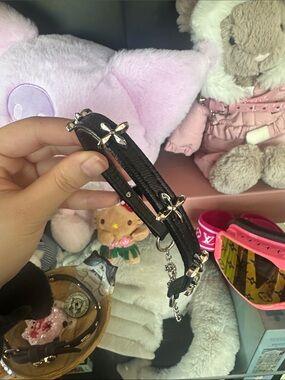 Girls Black Flower-Accent Faux Leather Belt with Silver Hardware